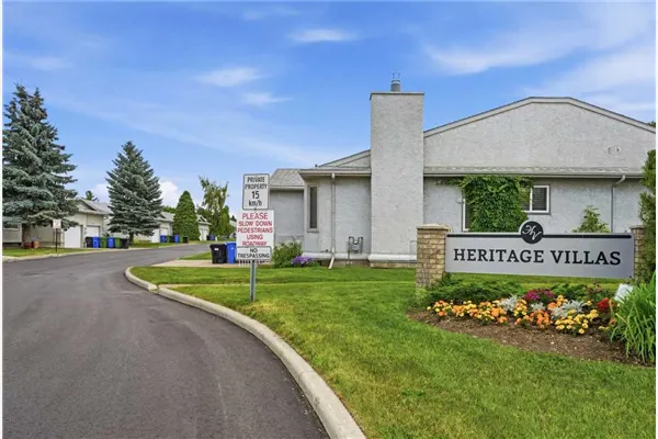 60 Rundlelawn Green NE