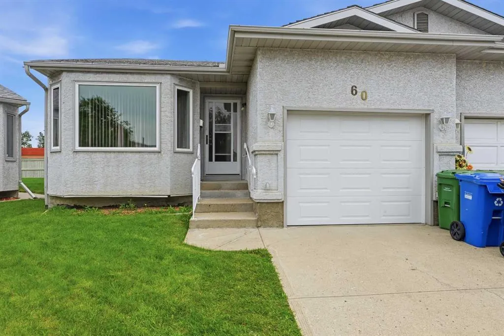 60 Rundlelawn Green NE