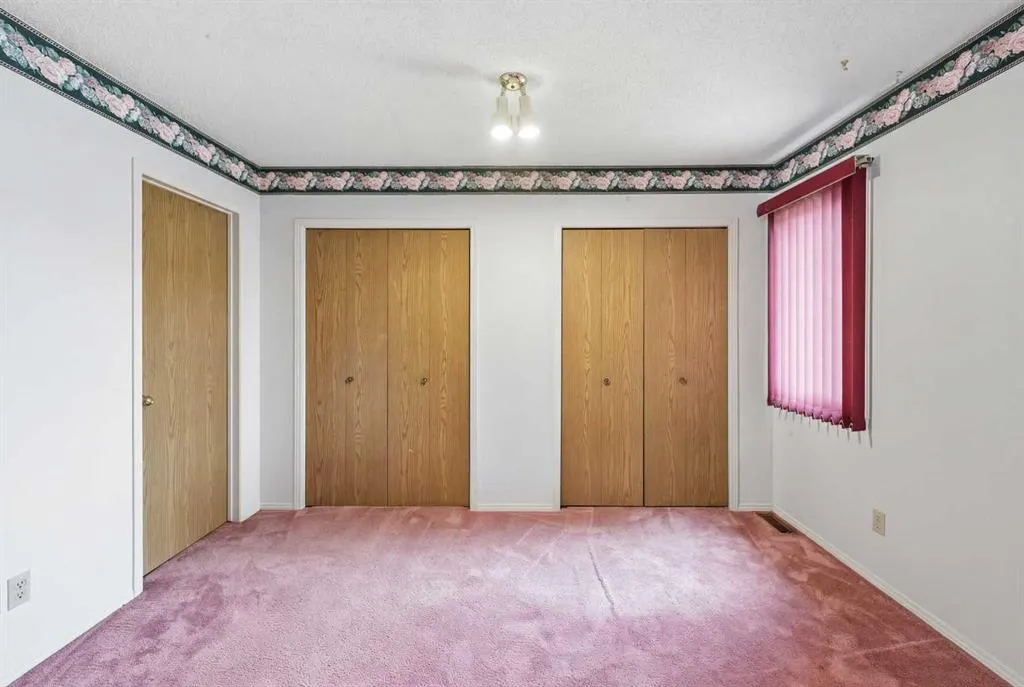 60 Rundlelawn Green NE