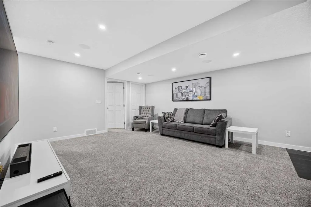 30 Evanscrest Rise NW
