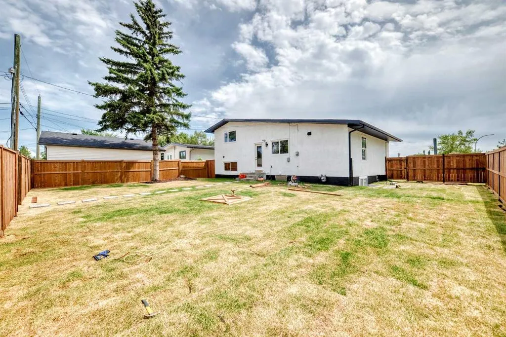 1204 Lake Sylvan Drive SE