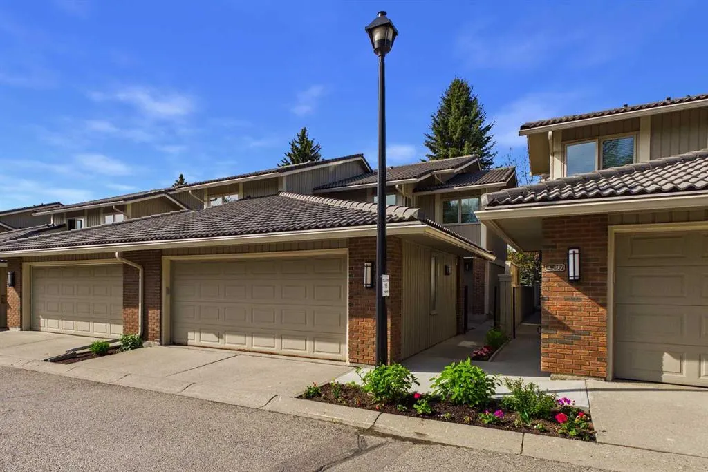 20 Midpark Crescent SE #252
