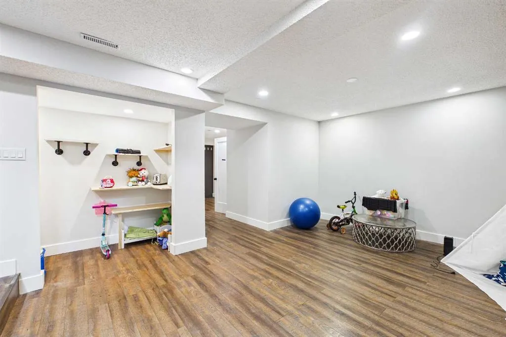 20 Midpark Crescent SE #252