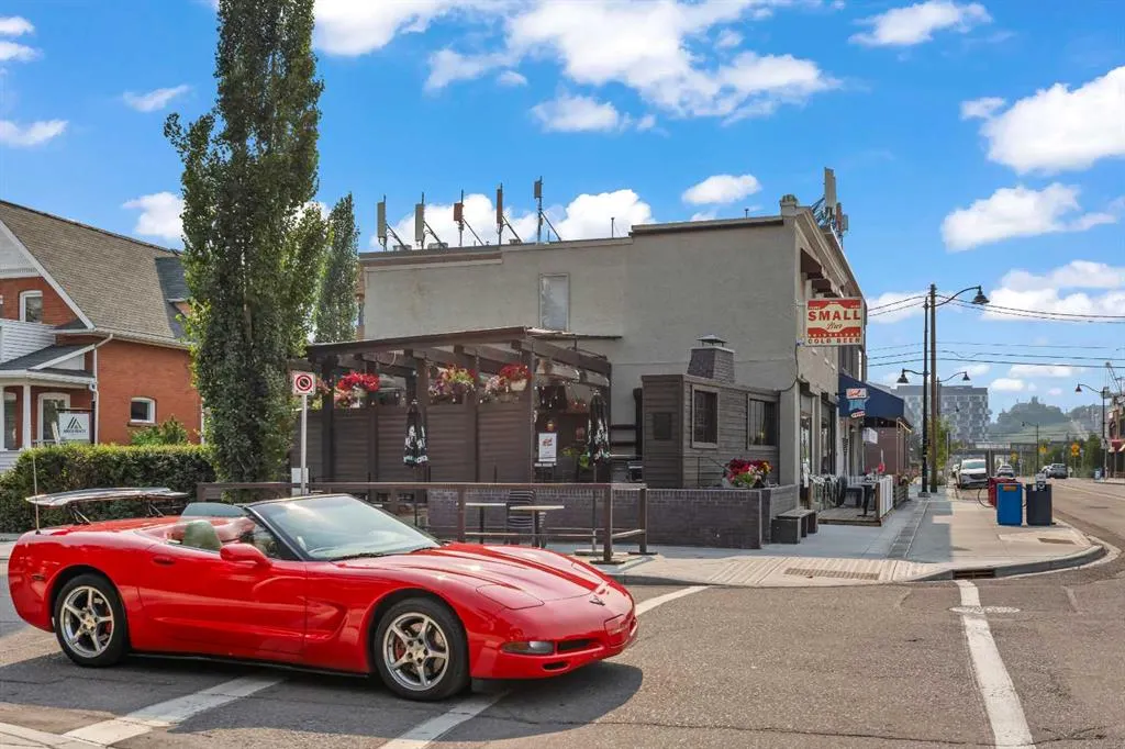 880 Centre Avenue NE #405