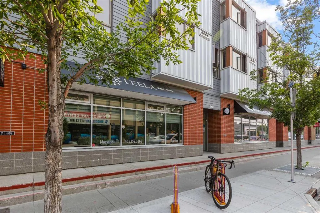 880 Centre Avenue NE #405