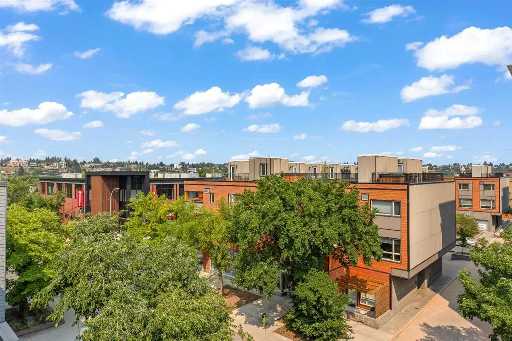 880 Centre Avenue NE #405