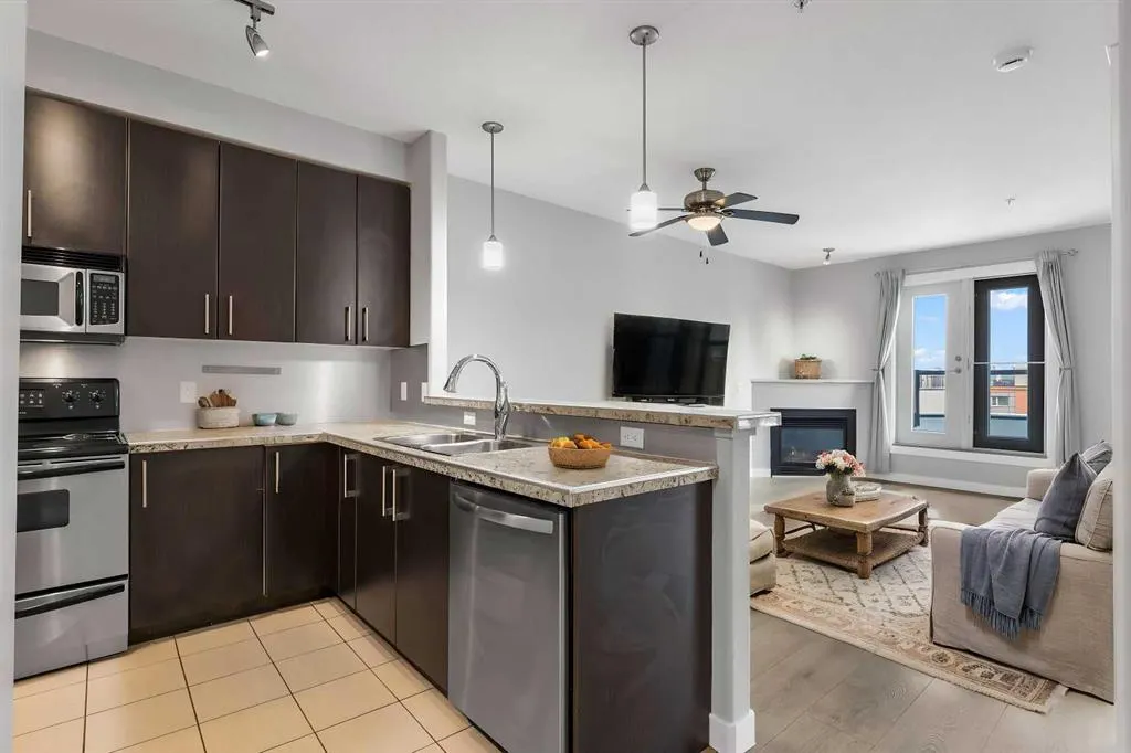 880 Centre Avenue NE #405