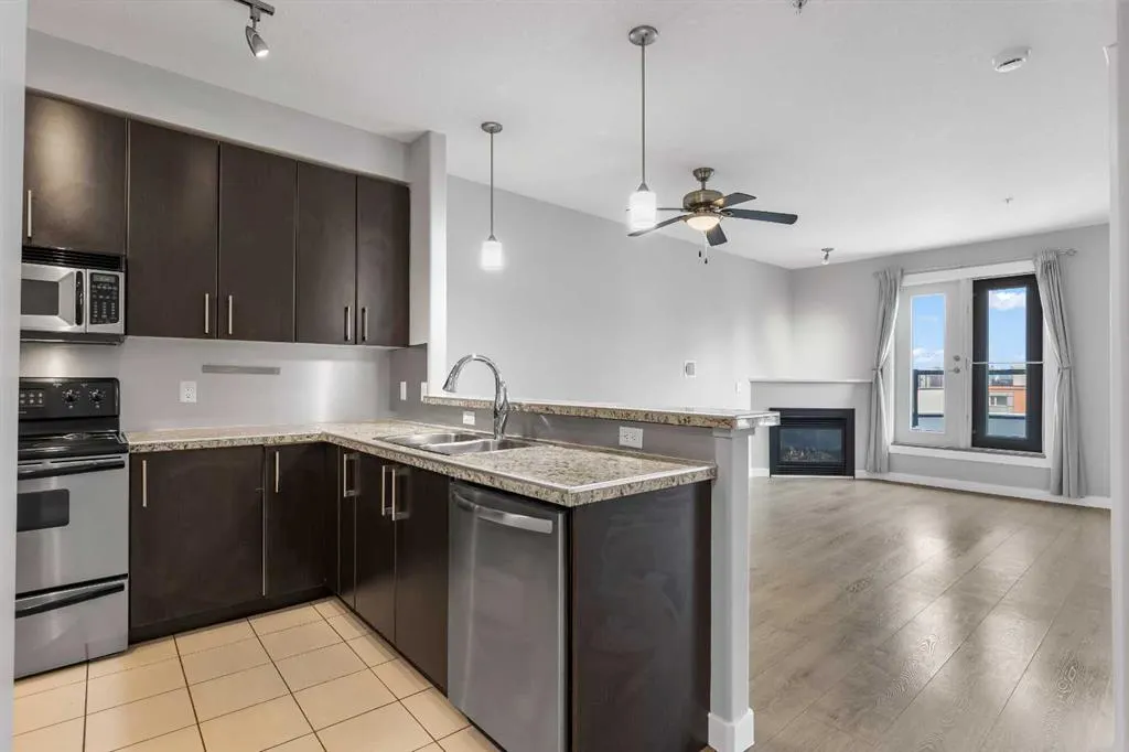 880 Centre Avenue NE #405
