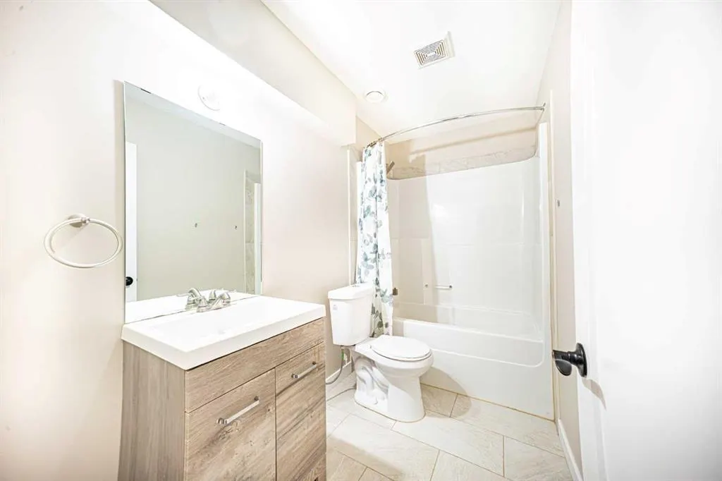 63 Truant Crescent
