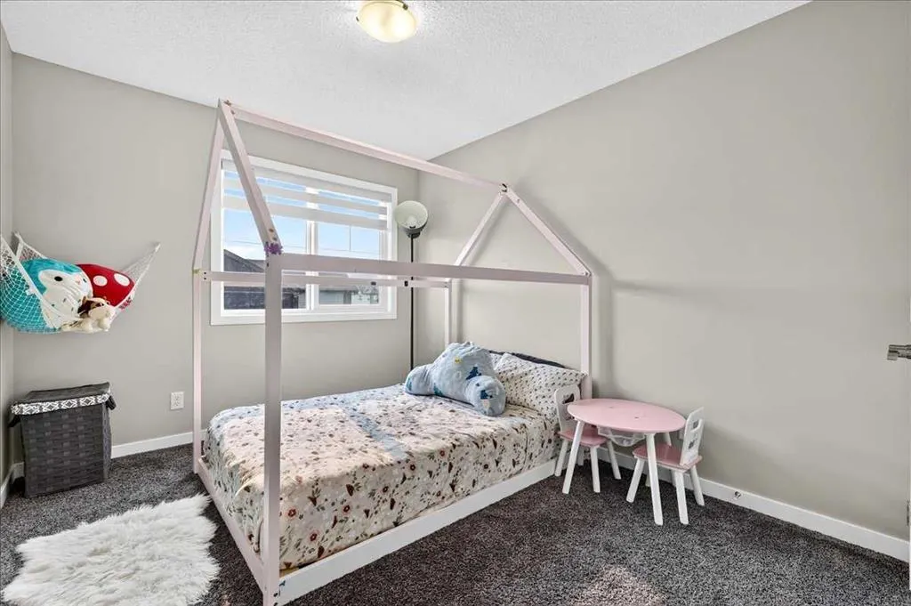 25 Masters Street SE