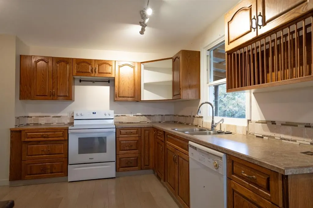 42246 Range Road 220