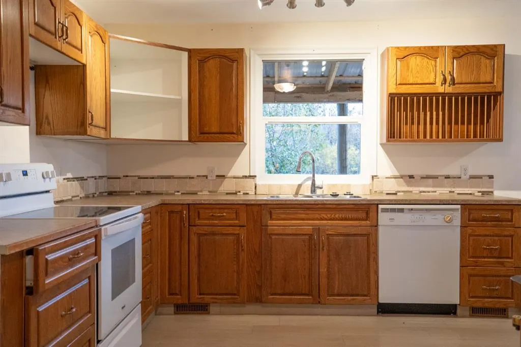 42246 Range Road 220