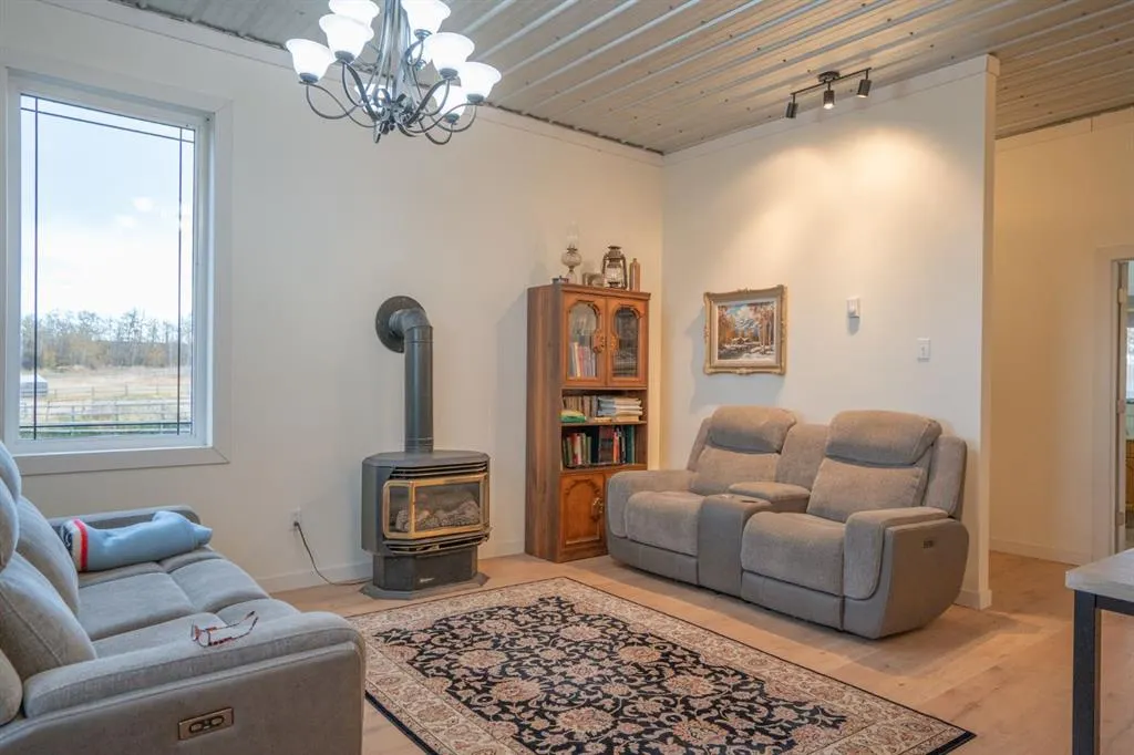 42246 Range Road 220