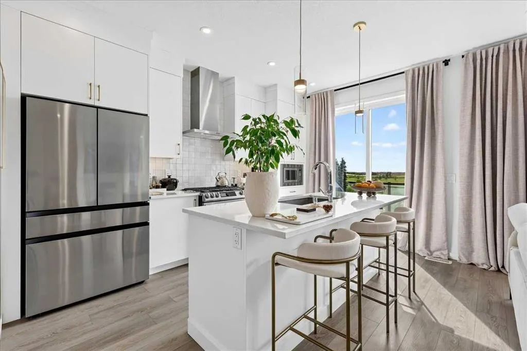 90 Savoy Landing SE