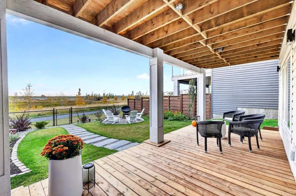 90 Savoy Landing SE