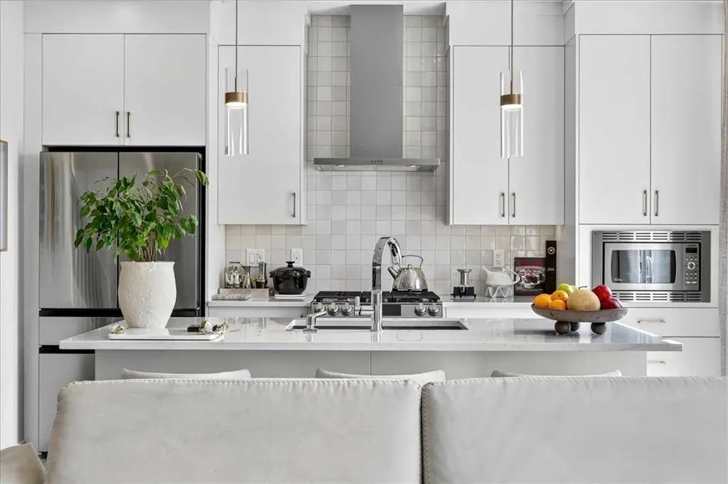 90 Savoy Landing SE