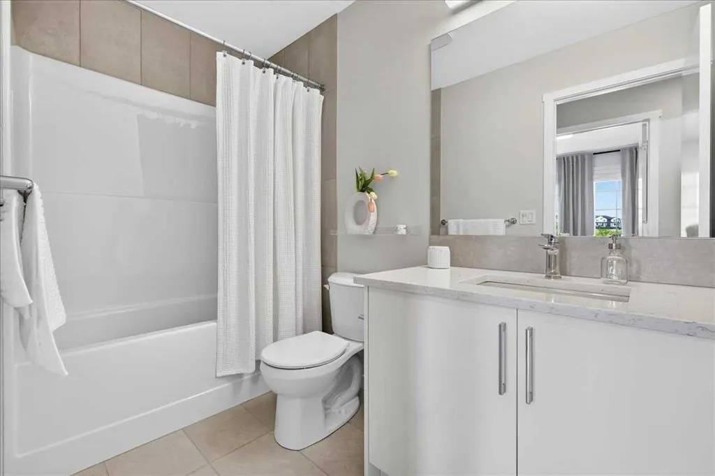 90 Savoy Landing SE