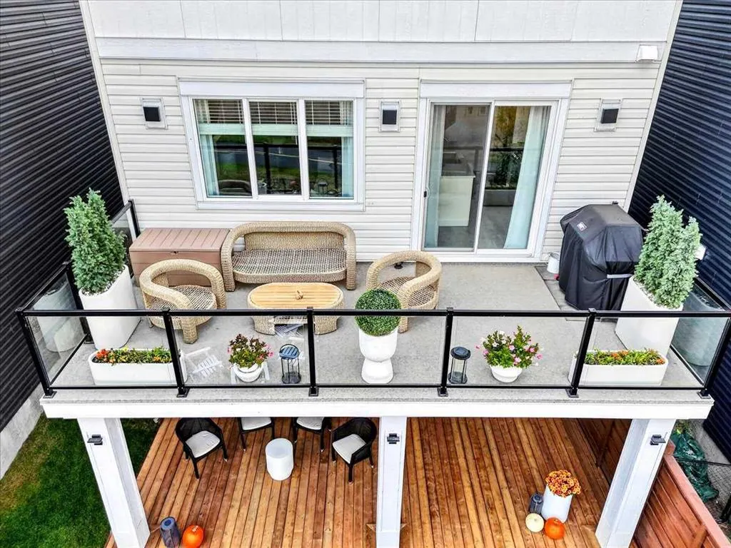90 Savoy Landing SE