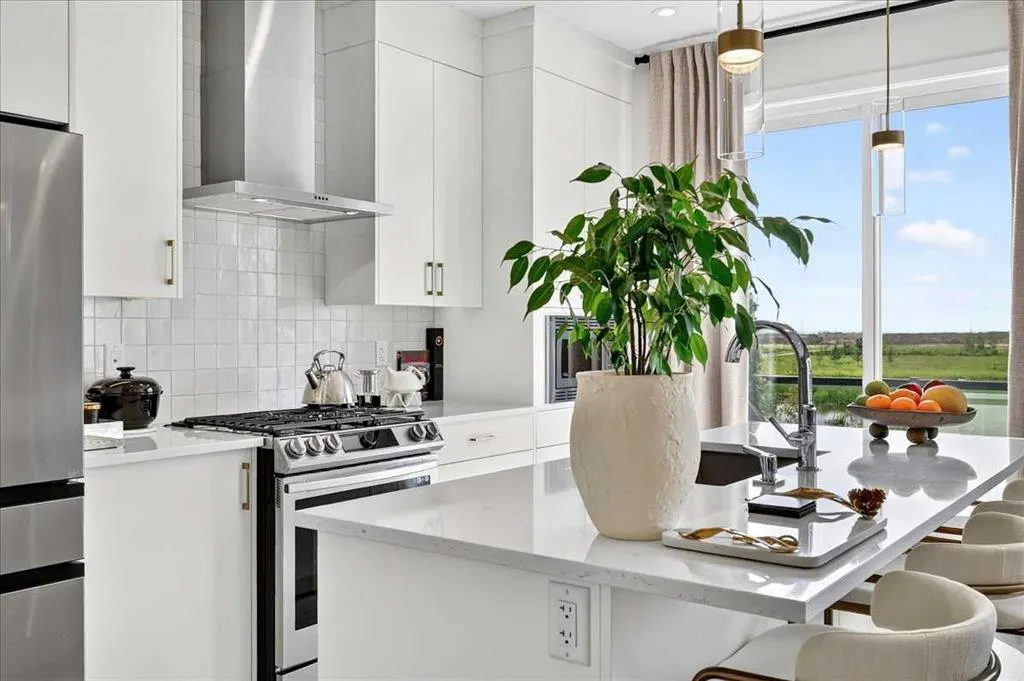 90 Savoy Landing SE