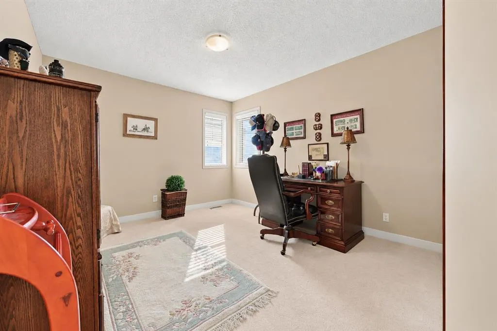 211 Royal Birch Way NW