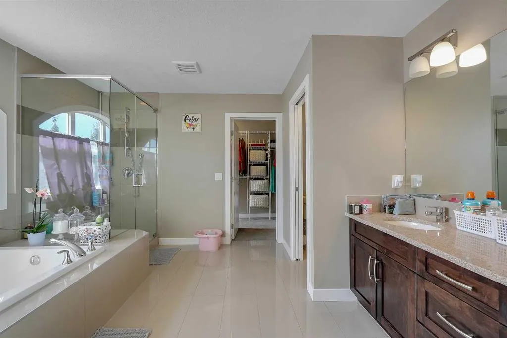 222 Bayside Loop SW