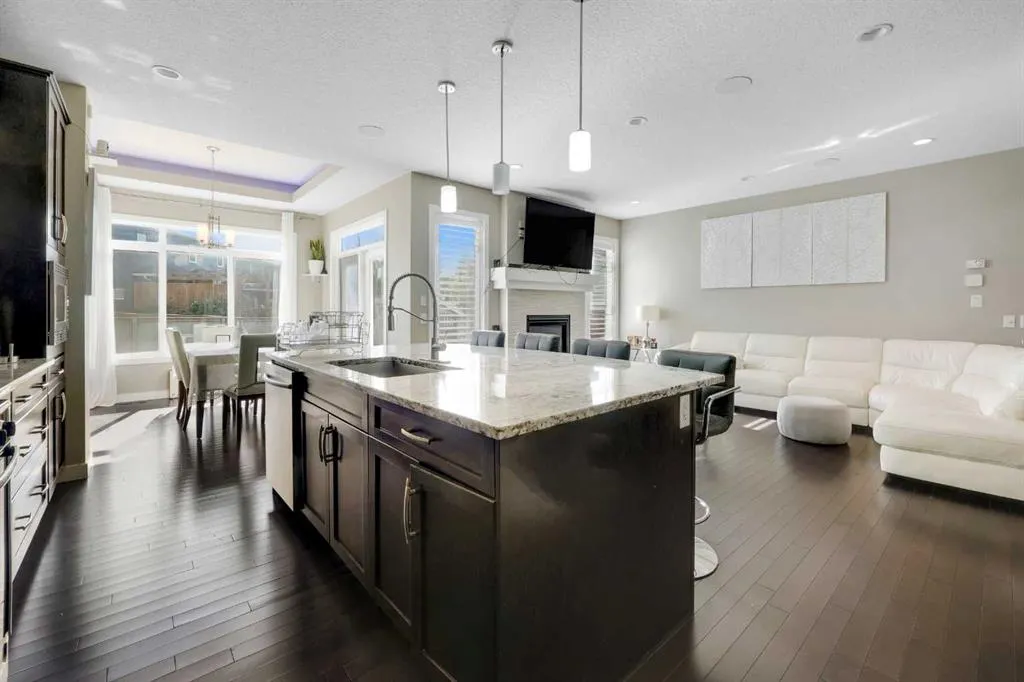 222 Bayside Loop SW