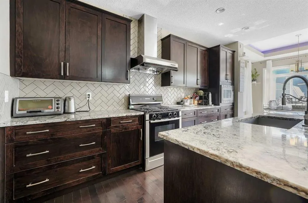 222 Bayside Loop SW