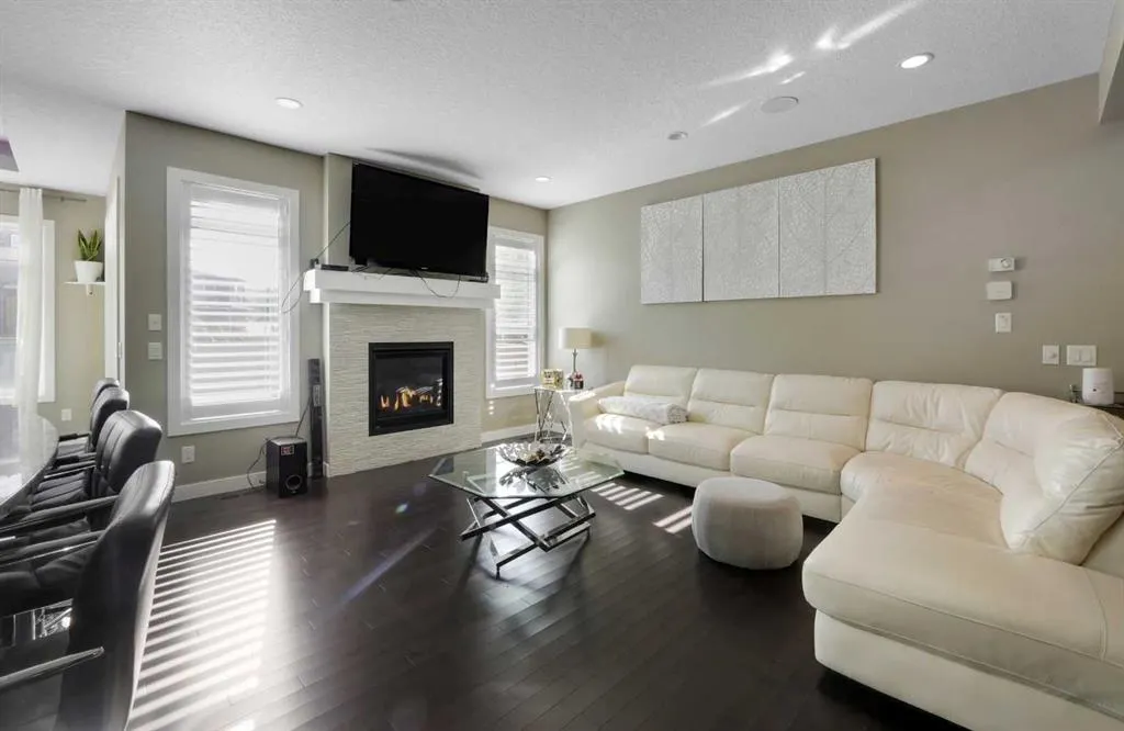 222 Bayside Loop SW