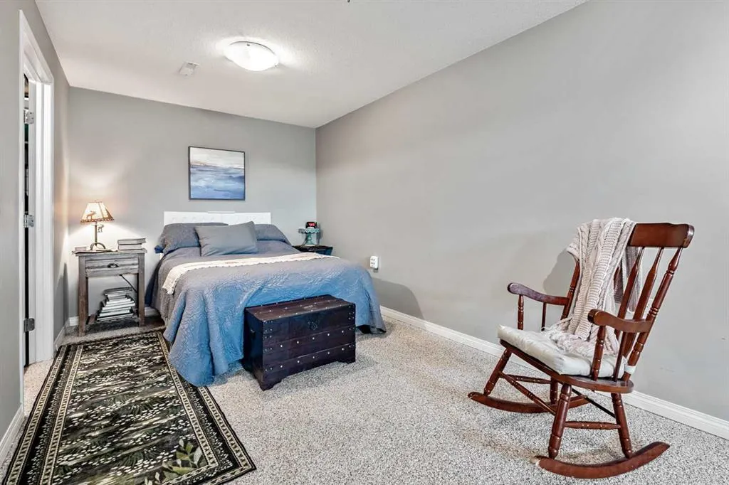 32 Sunrise Close SE