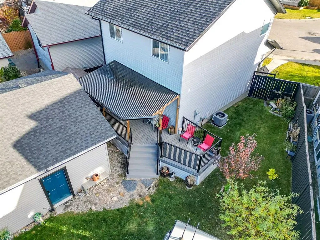 32 Sunrise Close SE