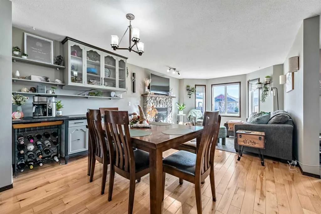 32 Sunrise Close SE