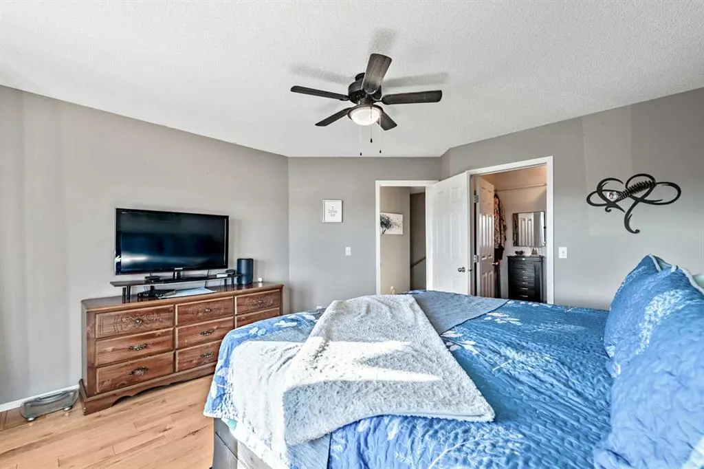 32 Sunrise Close SE