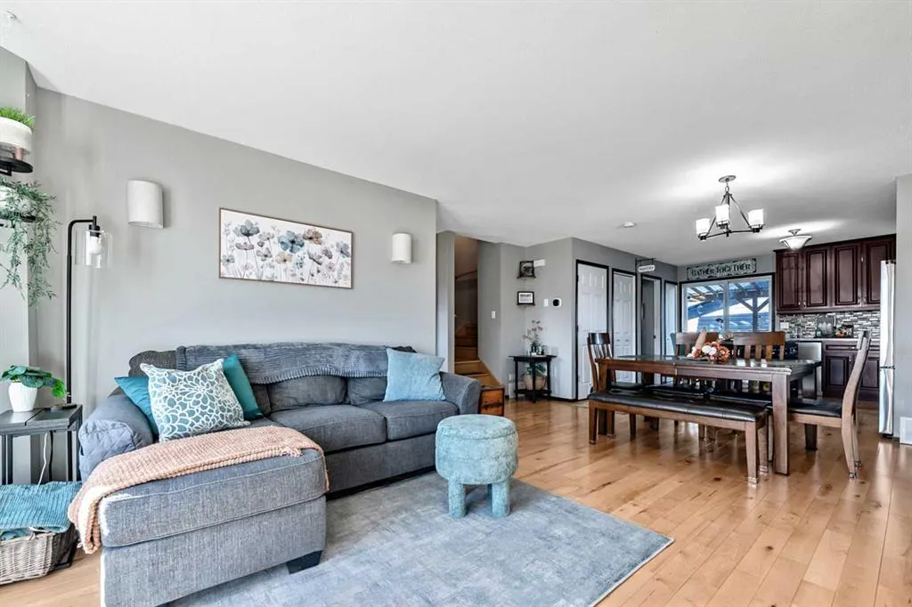 32 Sunrise Close SE