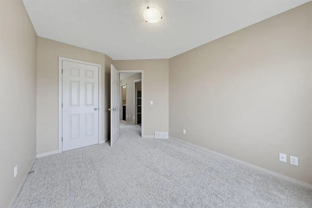 151 Copperfield Common SE