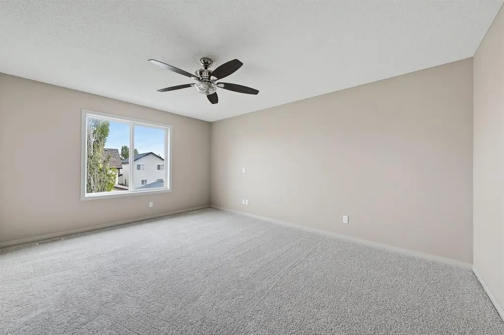 151 Copperfield Common SE
