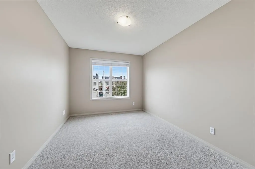 151 Copperfield Common SE
