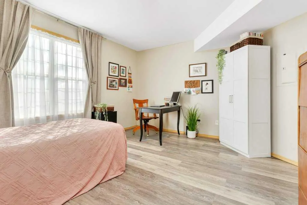 33 Jennings Crescent #22
