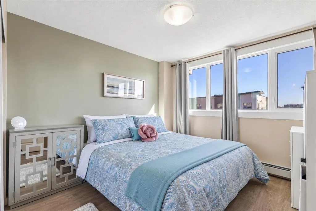 429 14 Street NW #605