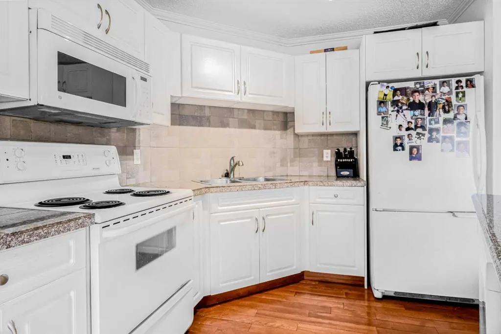 3308 Valleyview Park SE #308