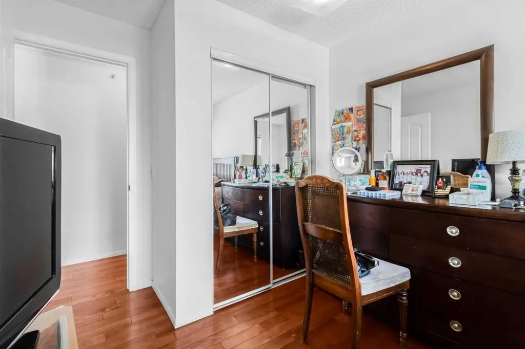 3308 Valleyview Park SE #308