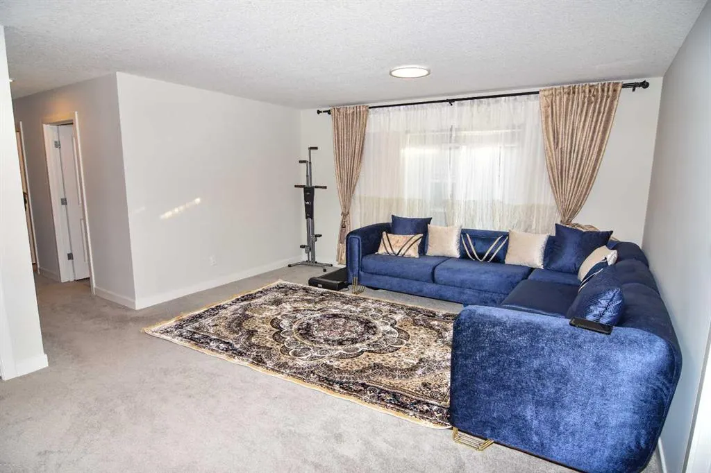 160 BELVEDERE Drive SE