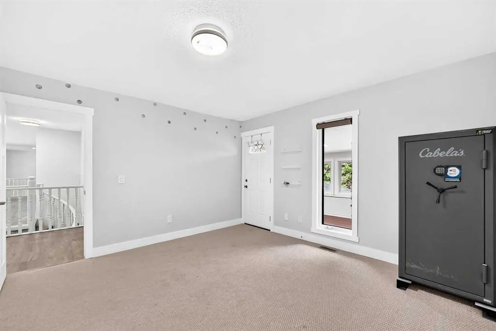 884 EAST CHESTERMERE Drive