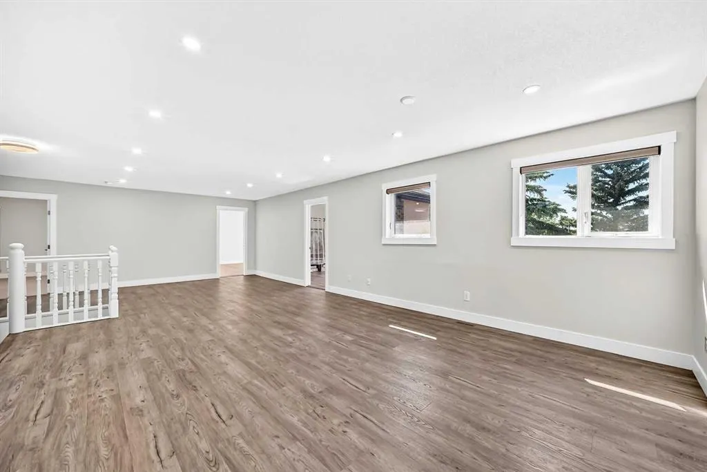 884 EAST CHESTERMERE Drive