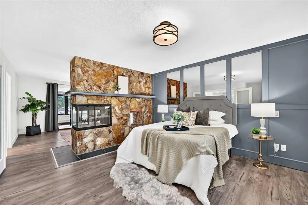 884 EAST CHESTERMERE Drive