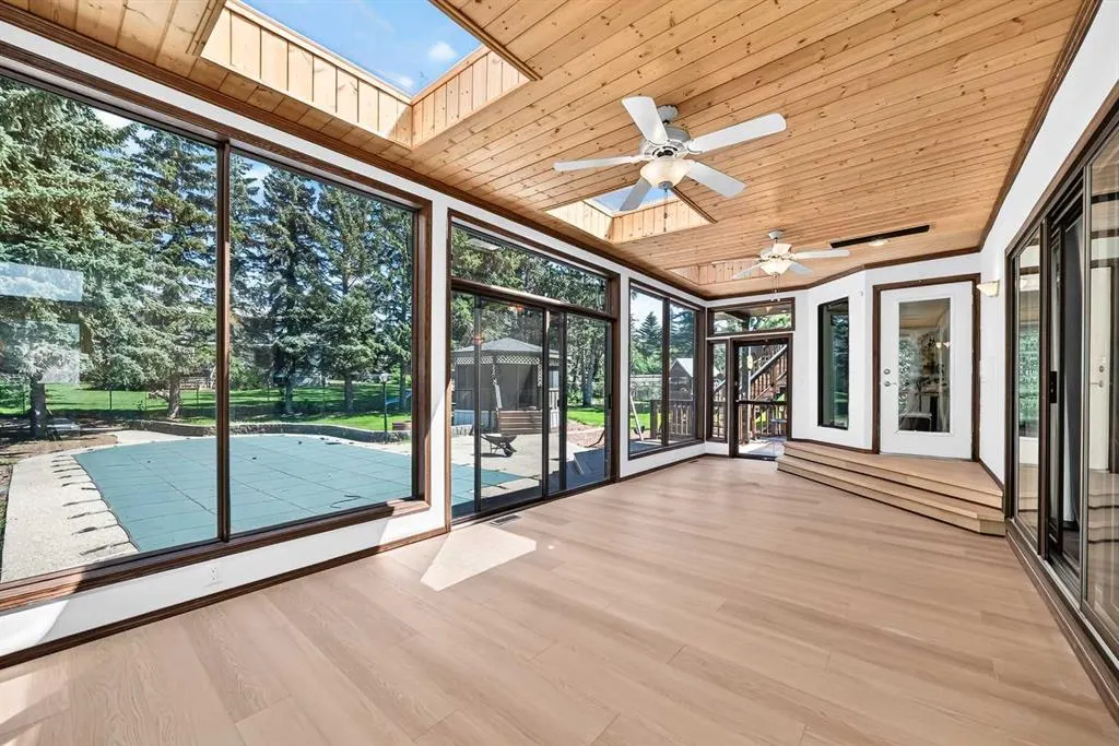 884 EAST CHESTERMERE Drive