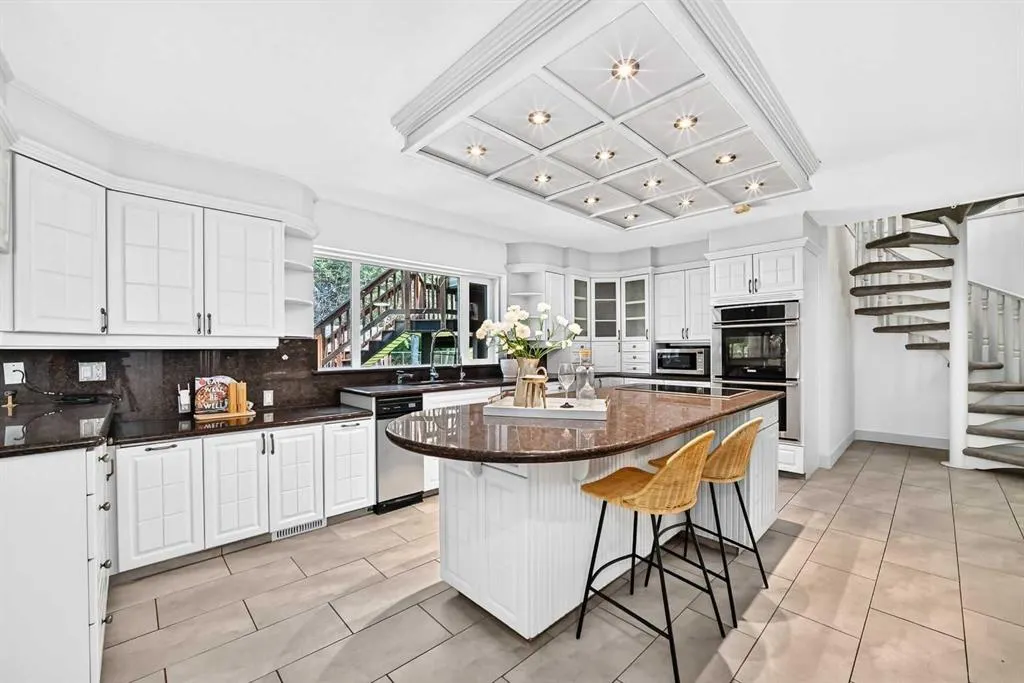 884 EAST CHESTERMERE Drive