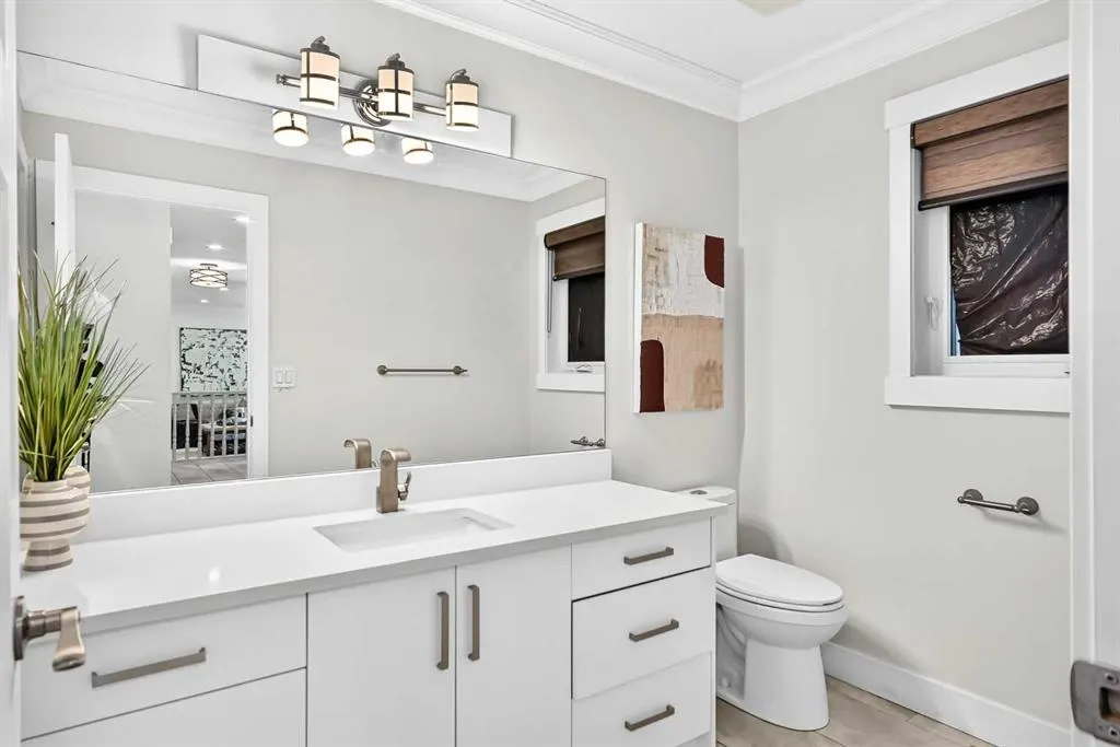 884 EAST CHESTERMERE Drive