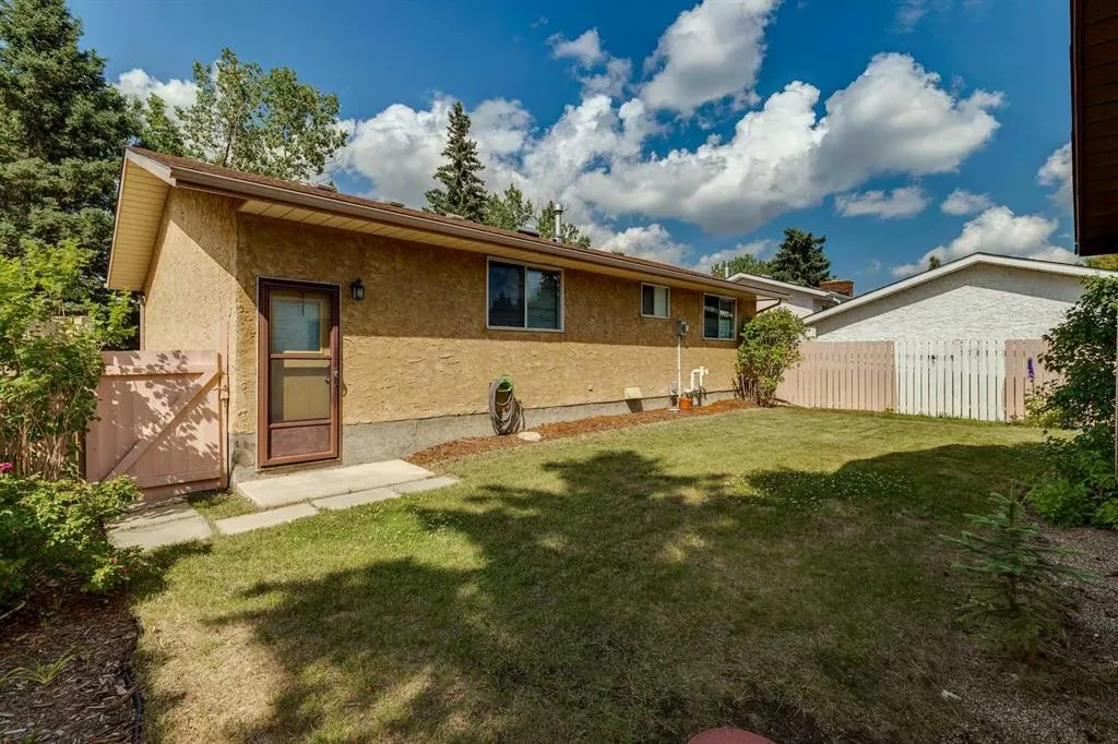 11248 Braeside Drive SW