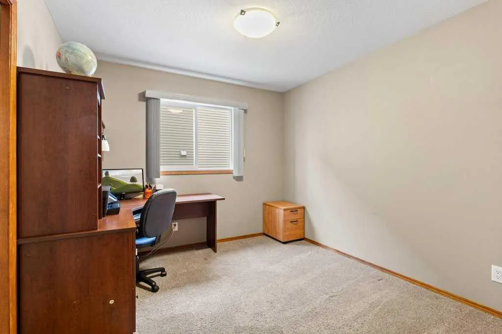 130 Oaklands Crescent