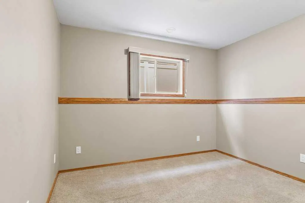 130 Oaklands Crescent
